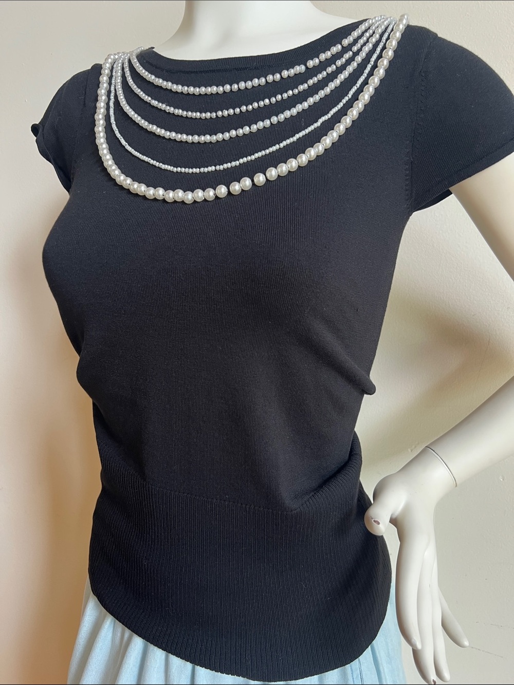 Cache Black silk blend Short Sleeve Sweater with Pearl-Style Neckline